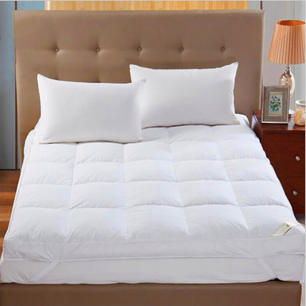 Pure Cotton or Polyester Plain Fabric Knife Edge Microfiber Mattress Topper